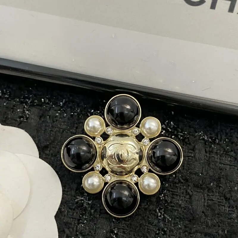 chanel brooches pour femme s_1205066